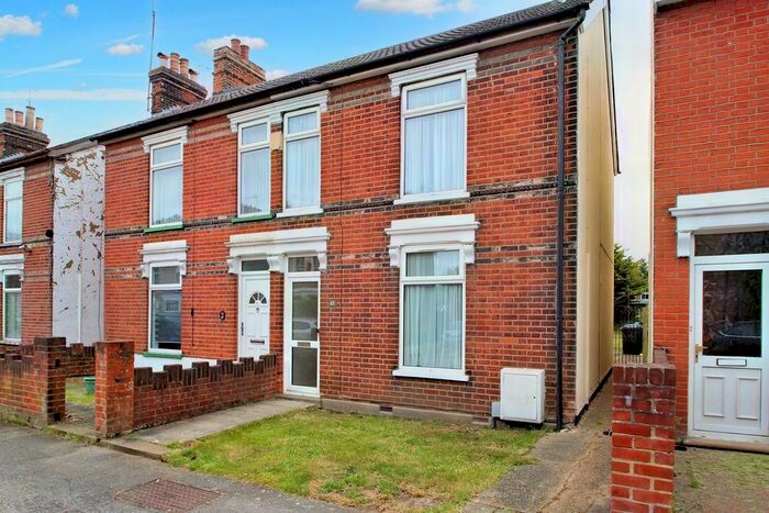 3 Bedroom Semi-Detached House To Rent In Levington Road, Ipswich, IP3