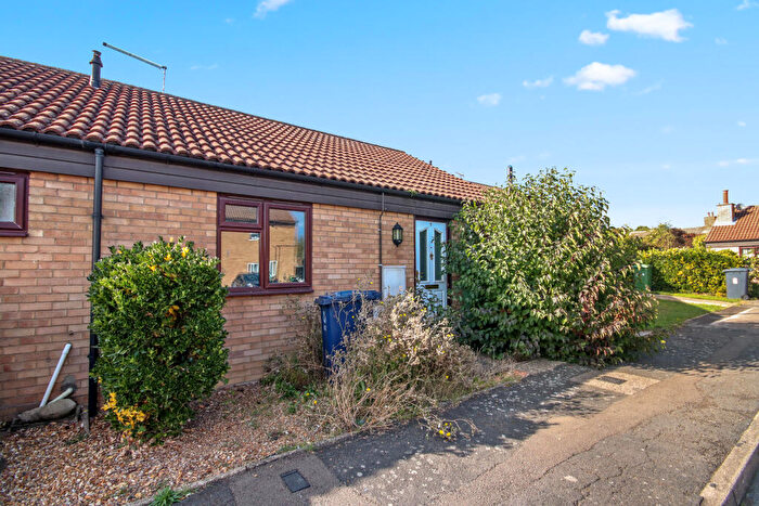 1 Bedroom Bungalow For Sale In The Leys, Sawtry, Huntingdon, Cambridgeshire, PE28