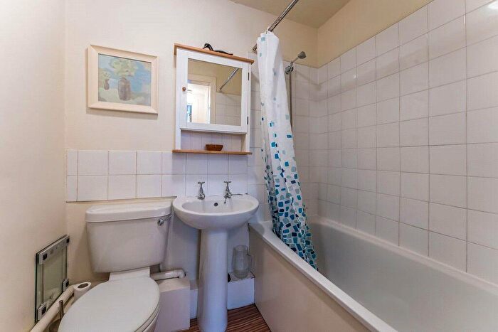 1 Bedroom Flat To Rent In Gayfield Square, East End, Edinburgh, EH1