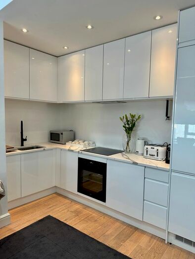 2 Bedroom Flat For Sale In Eardley Crescent, London, SW5