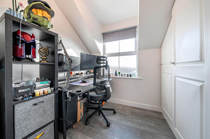 2 Bedroom Flat For Sale In Halfway Street, Sidcup, DA15