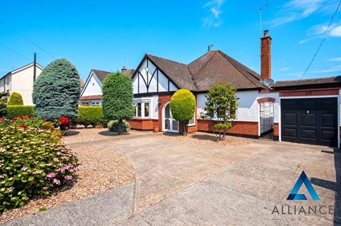 2 Bedroom Bungalow To Rent In Kiln Road, Benfleet, Essex, SS7