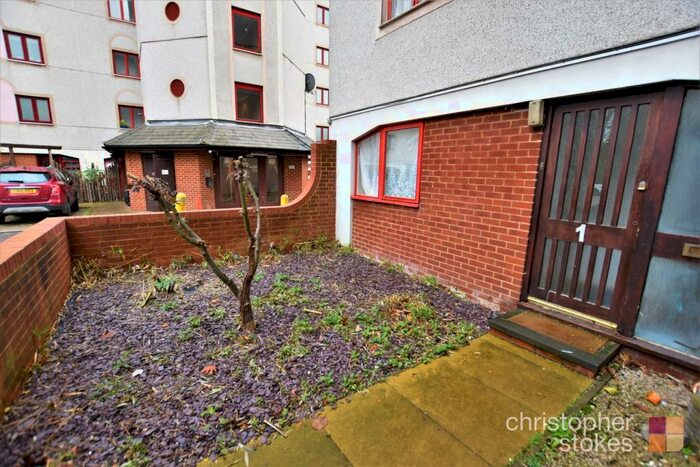 2 Bedroom Maisonette To Rent In Hardingstone Court, Eleanor Way, Waltham Cross, EN8