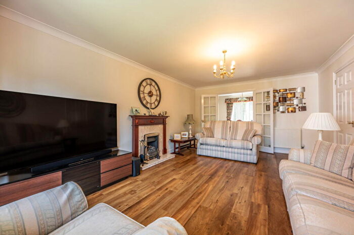 5 Bedroom Detached House For Sale In Courtenay Close, Titchfield Park, Fareham, PO15