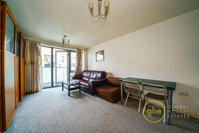 2 Bedroom Flat To Rent In Stainsby Road, Limehouse Cut, London, E14