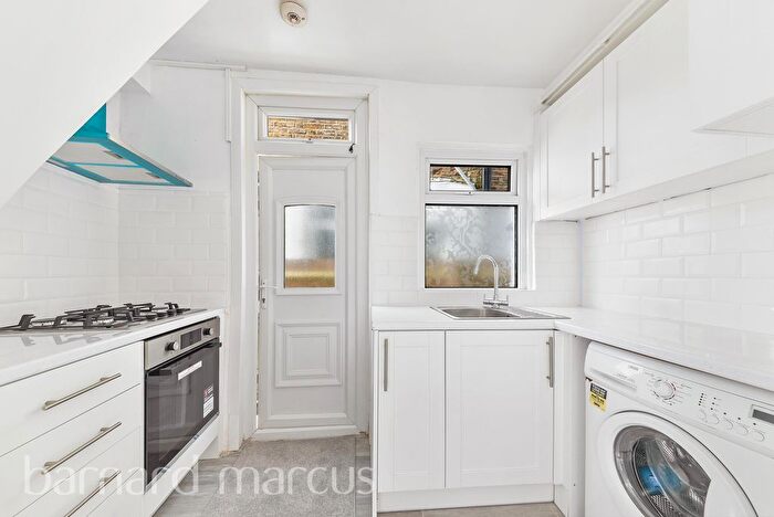 2 Bedroom Flat To Rent In Fernthorpe Road, London, SW16