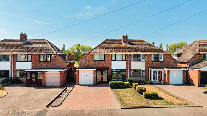 4 Bedroom Semi-Detached House For Sale In Reindeer Road, Fazeley, Tamworth, Staffordshire, B78