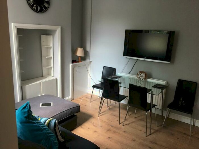 4 Bedroom House To Rent In May Street, Cathays, Cardiff, CF24