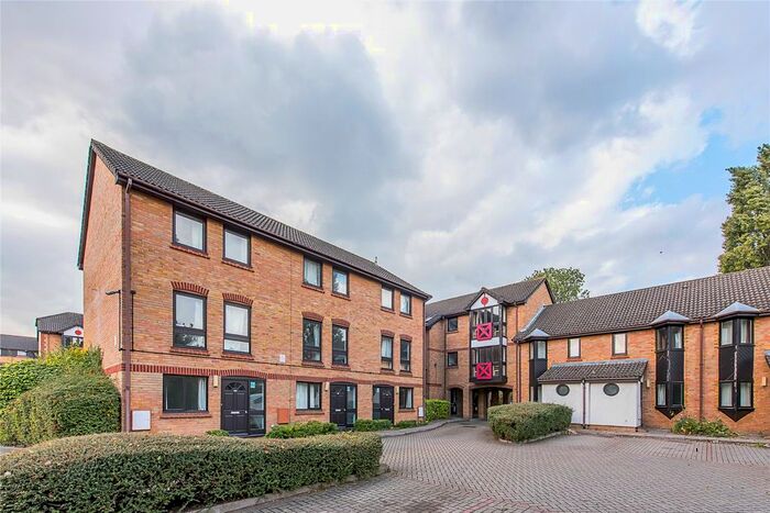 2 Bedroom Flat To Rent In Sterling Place, London, W5