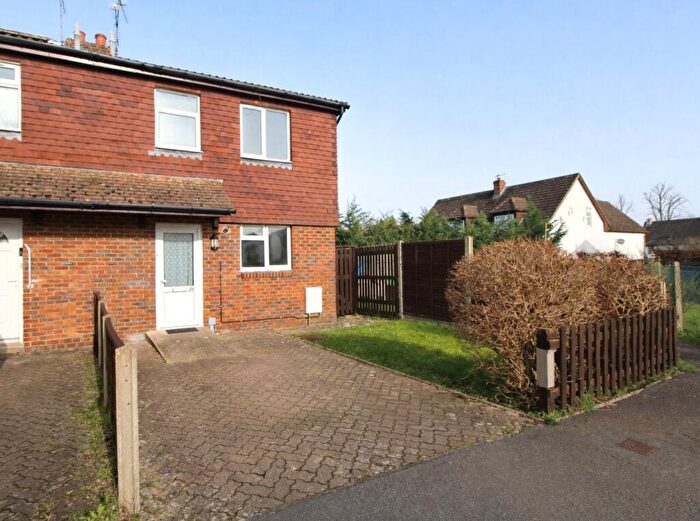 2 Bedroom Semi-Detached House For Sale In Spenser Close, Alton, Hampshire, GU34