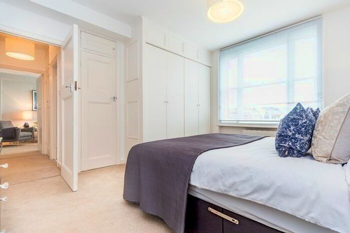 1 Bedroom Flat To Rent In Hill Street, London, W1J