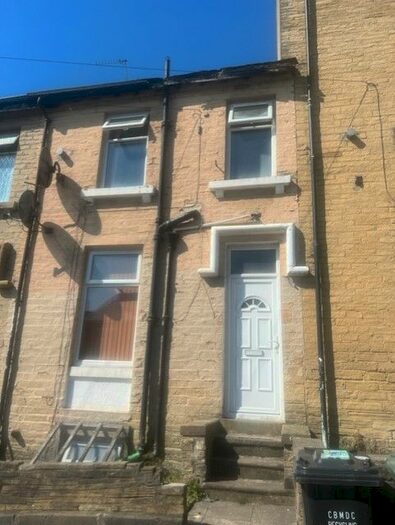 2 Bedroom Terraced House To Rent In Washington Street, Bradford, West Yorkshire, BD8