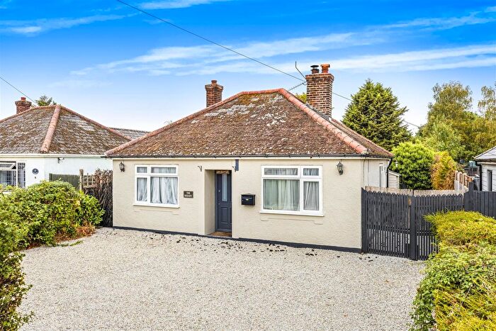 2 Bedroom Detached Bungalow For Sale In Willows Green, Chelmsford, CM3