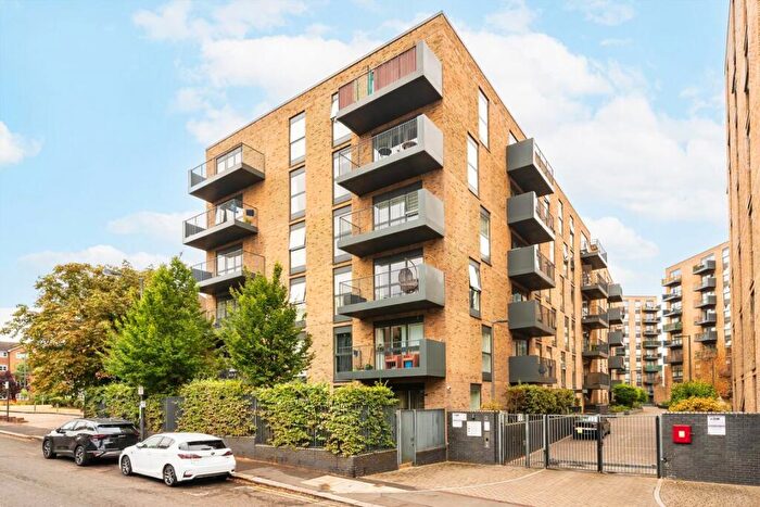 2 Bedroom Flat To Rent In Lyon Road, Harrow, HA1