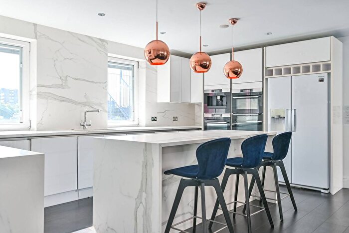 4 Bedroom Flat For Sale In Praed Street, Paddington, London, W2