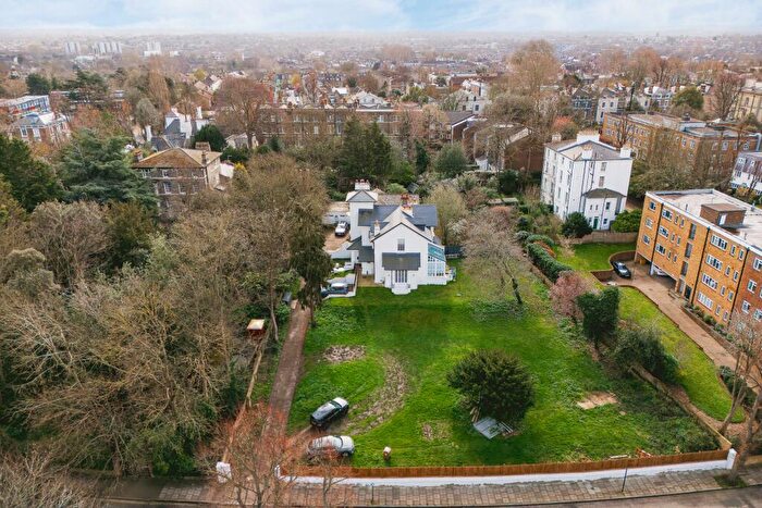 5 Bedroom Semi-Detached House For Sale In The Glebe, London, SE3