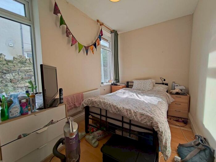 2 Bedroom Flat To Rent In Connaught Road, Roath, CF24