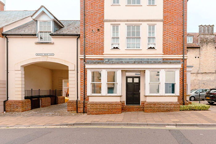 2 Bedroom Apartment For Sale In Princes Mews East, Dorchester, DT1