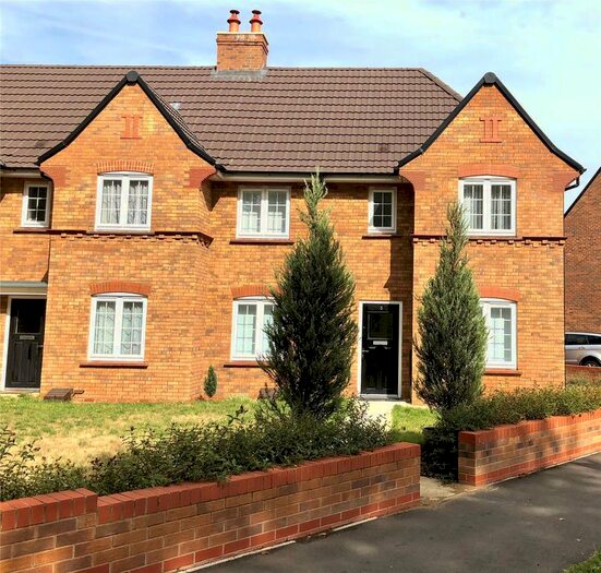 3 Bedroom End Of Terrace House For Sale In Park Crescent, Stewartby, Bedford, MK43