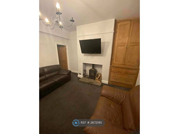 3 Bedroom Terraced House To Rent In James Street, Bradford, BD15