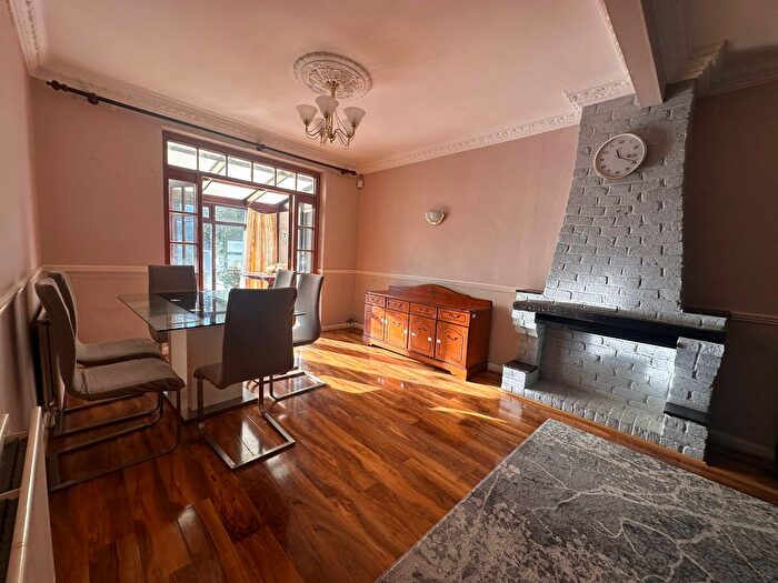 3 Bedroom Semi-Detached House To Rent In Salcombe Drive, Chadwell Heath, RM6