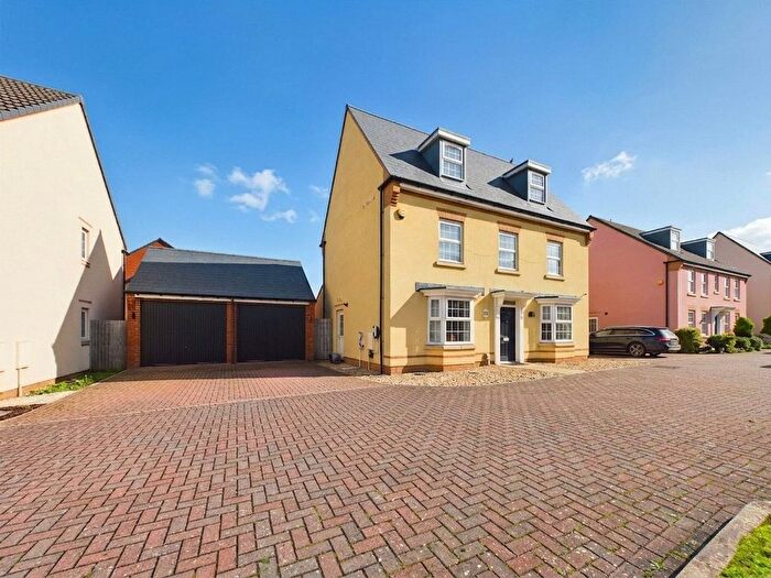 5 Bedroom Semi Detached House For Sale In Wild Flower Road, Thornbury, Bristol, South Gloucestershire, BS35
