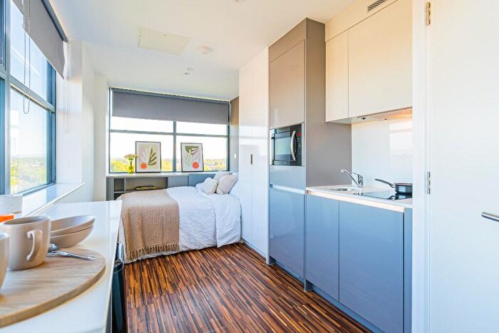 Studio To Rent In Chester Road, Manchester, Greater Manchester, M16