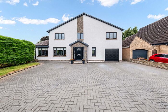 5 Bedroom Detached House For Sale In Hawick Drive, Dundee, DD4