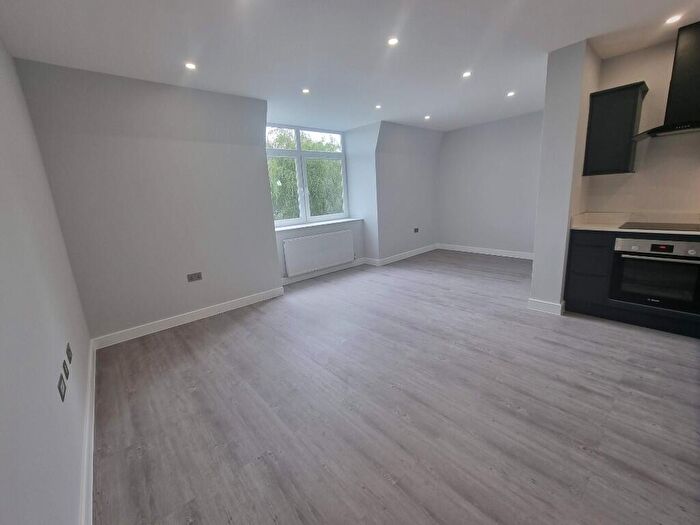 1 Bedroom Flat To Rent In Woodberry Gardens, London, N12