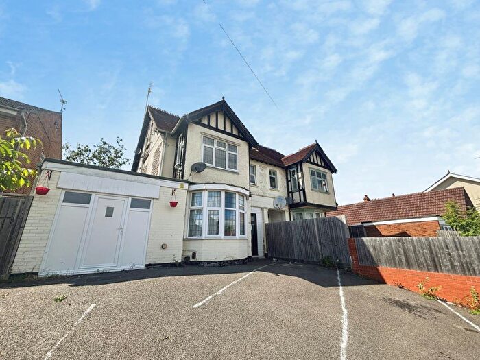 Flat To Rent In Kentwood Hill, Tilehurst, RG31
