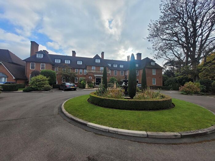 2 Bedroom Flat To Rent In Seven Hills Road, Iver, SL0