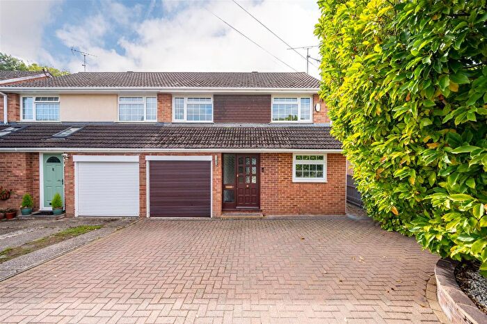 4 Bedroom Semi-Detached House For Sale In Rangewood Avenue, Reading, RG30