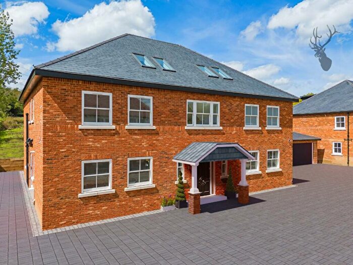 6 Bedroom Detached House To Rent In Ivy Chimneys, Epping, CM16