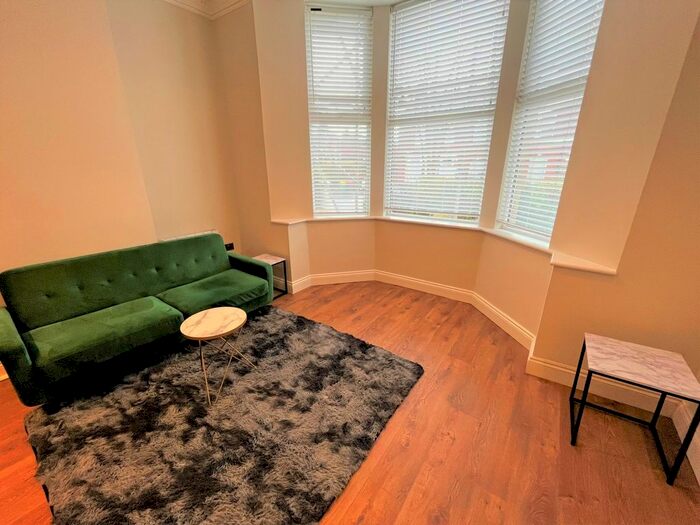 1 Bedroom Flat To Rent In Victoria Parade, Ashton-On-Ribble, Preston, PR2