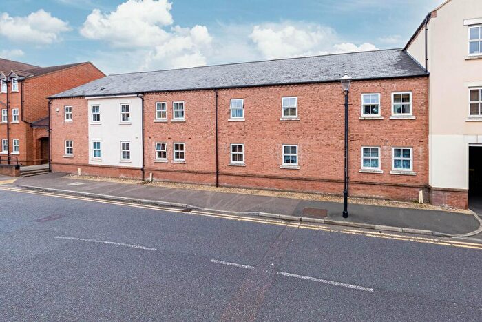 2 Bedroom Apartment For Sale In Pine Street, Aylesbury, Buckinghamshire, HP19
