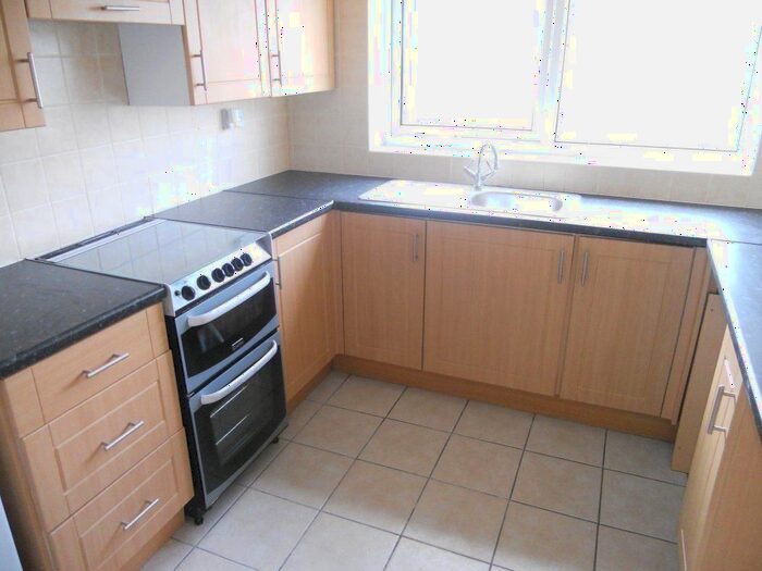 2 Bedroom Flat To Rent In Maple Road, Penarth, CF64