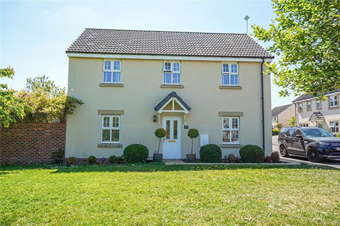 4 Bedroom Detached House For Sale In Oatlands, Grange Park, West Swindon, SN5