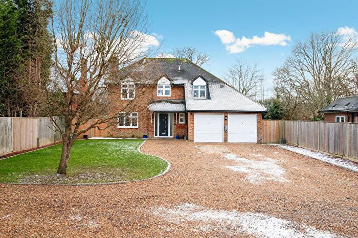 4 Bedroom Detached House For Sale In Smallfield Road, Horley, RH6