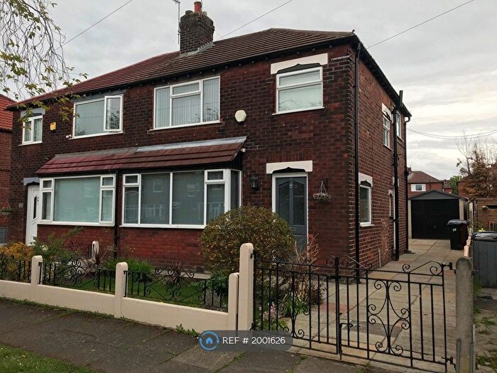 3 Bedroom Semi Detached House To Rent In Wordsworth Road, Stockport, SK5