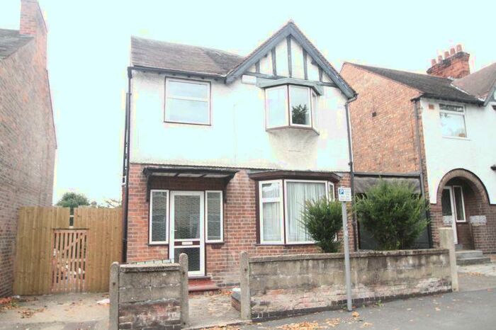 3 Bedroom Semi-Detached House To Rent In Rolleston Drive, Nottingham, NG7