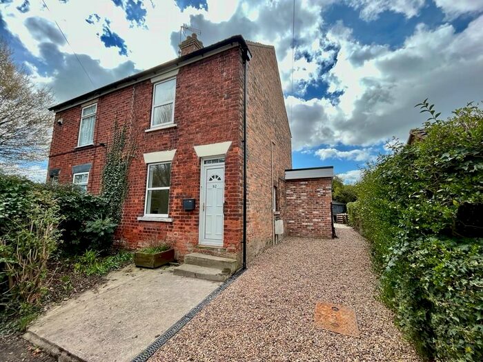 2 Bedroom Semi-Detached House For Sale In Station Road, Misterton, Doncaster, DN10