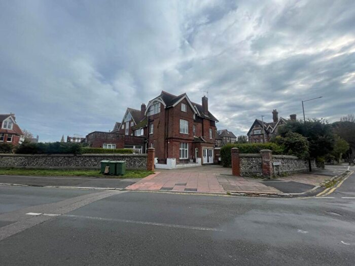 1 Bedroom Flat To Rent In Meads Road, Eastbourne, East Sussex, BN20