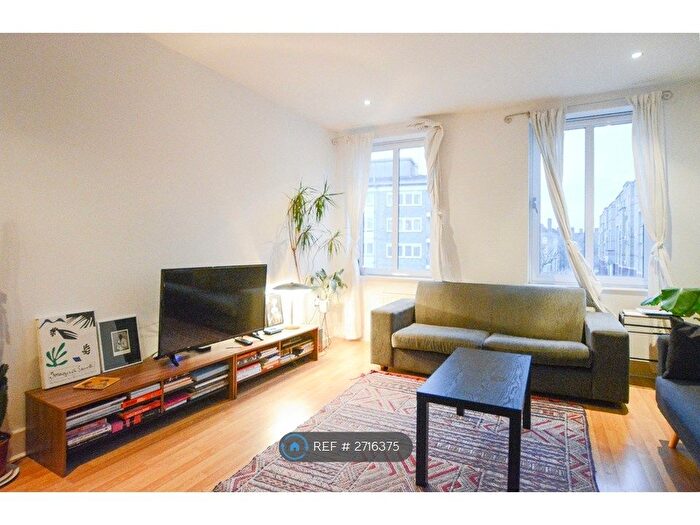 2 Bedroom Flat To Rent In Market Court, London, N1