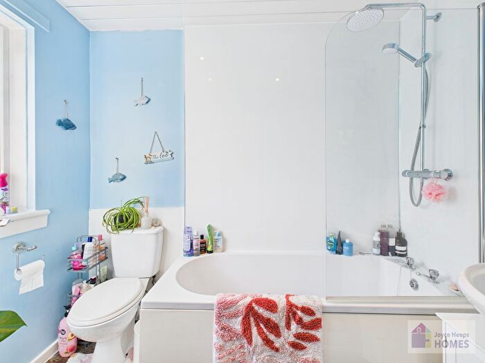 2 Bedroom Semi-detached House For Sale In Calgary Park, Westwood, East Kilbride, G75