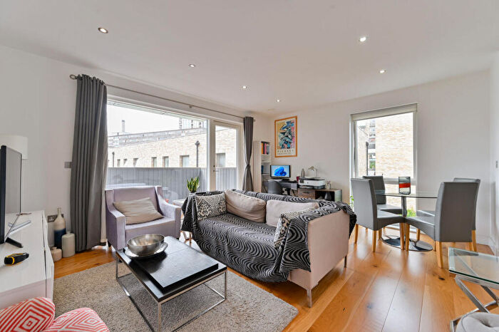 2 Bedroom Flat For Sale In East Street, London, , Elephant And Castle, London, SE17