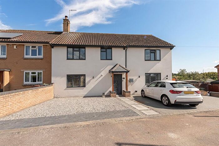3 Bedroom Terraced House For Sale In Pickford Hill, Harpenden, AL5