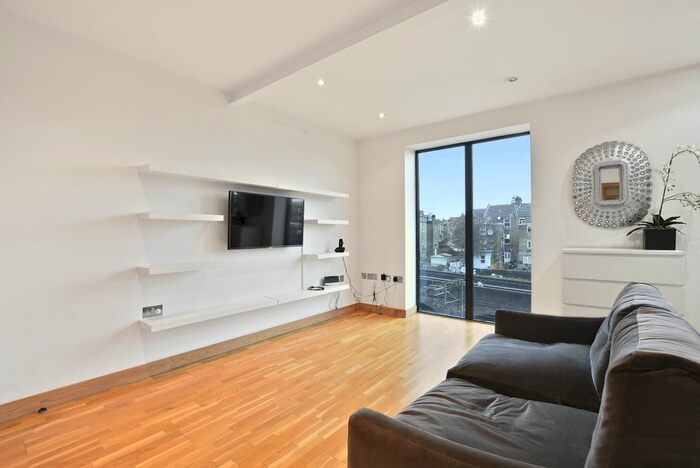1 Bedroom Flat To Rent In Banister Road, London, W10