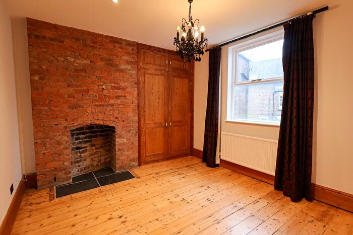 2 Bedroom Flat To Rent In Lapwing Lane, West Didsbury, M20