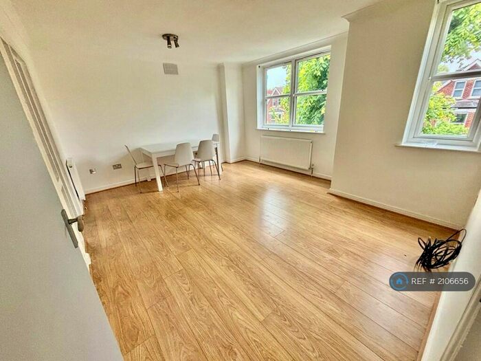 2 Bedroom Flat To Rent In Minster Road, London, NW2