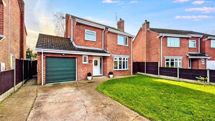 3 Bedroom Detached House For Sale In Wyatt Close, Martin, Lincoln, LN4